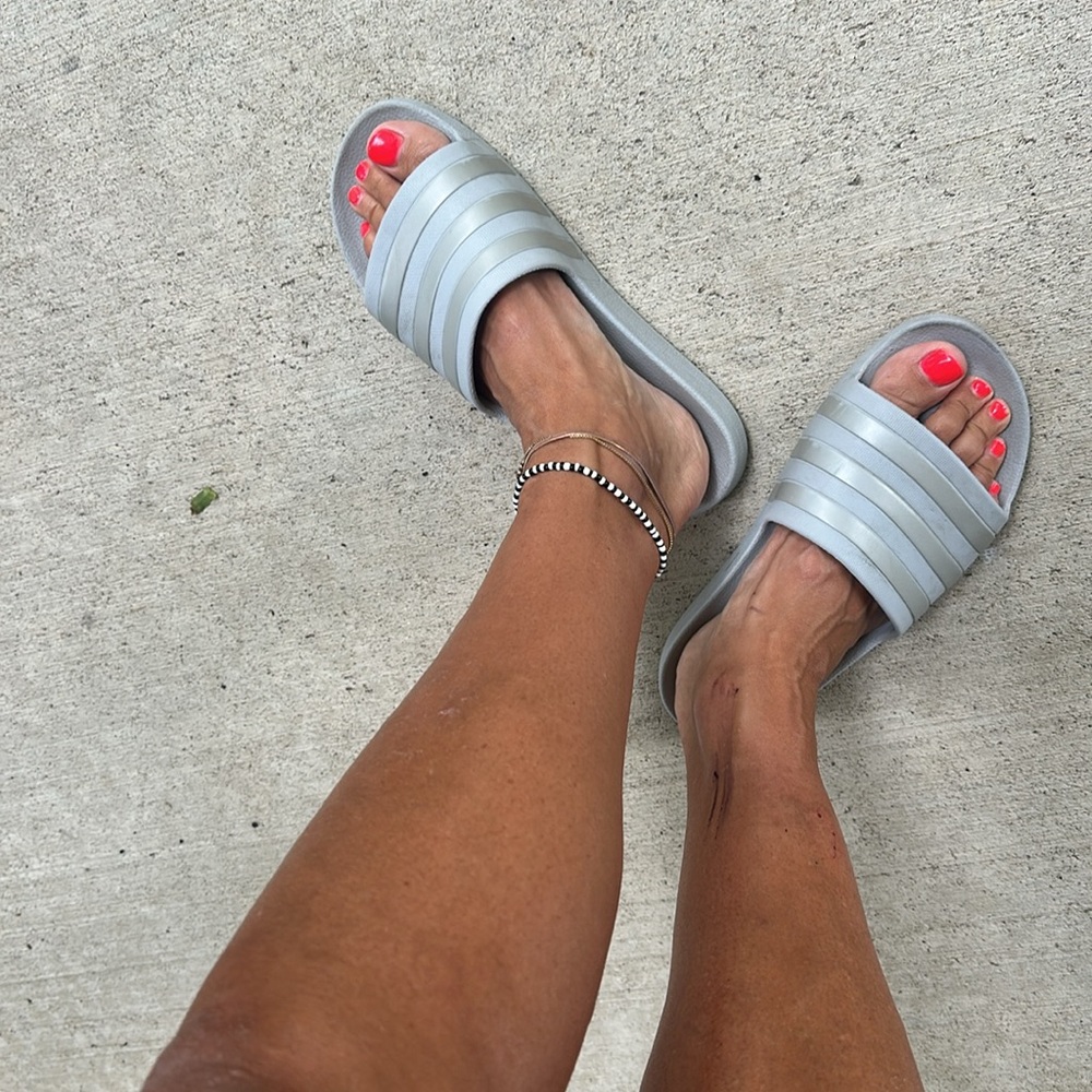 Adidas slides. Men’s eight or women’s 9.5. - Picture 4 of 4